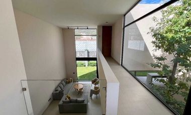 Venta de Casa en Querétaro, Altozano el Nuevo Querétaro, Moderna, Club Deportivo