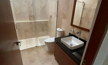 Renta Residencial con paneles solares Yucatán Country Club Mérida. Yucatan