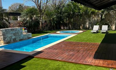 Renta Residencial con paneles solares Yucatán Country Club Mérida. Yucatan