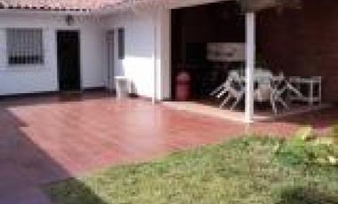 Excelente Casa de 3 ambientes reciclada a Nuevo