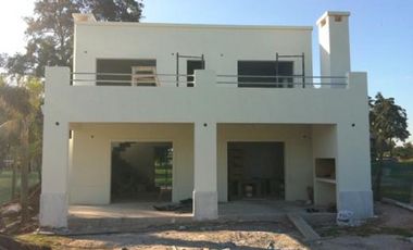 EXC CASA A EST 4 AMB BARRIO LAS ORQUIDEAS 195MD OPORTUNIDAD!