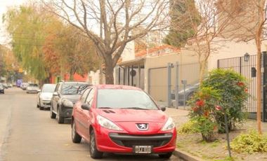 Casa de Epoca a Reciclar. Muy buena ubic. A 100 mtrs de Dardo Rocha