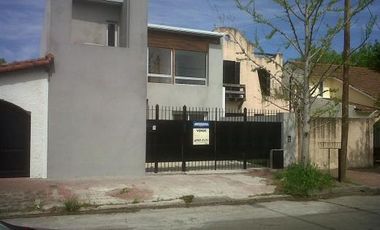 CASA ESTILO MODERNO EN VENTA A ESTRENAR.