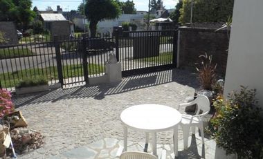 BILLINGHURST - CASA EN 2 PLANTAS