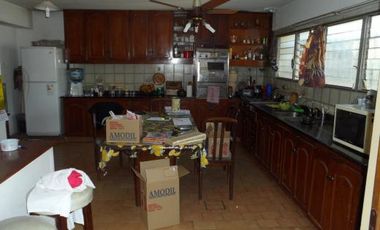 BILLINGHURST - CASA EN 2 PLANTAS