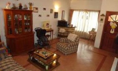 MAR DEL PLATA Chalet 4 amb. Caisamar