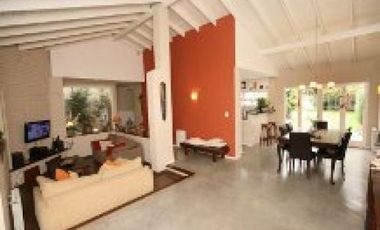 Mar del Plata Chalet Divino Rostro, lote 10x43 Consulte