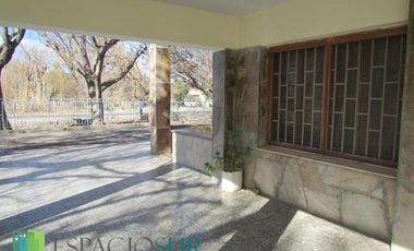 Casa Quinta, Junto a Importante Proyecto de B? Privado