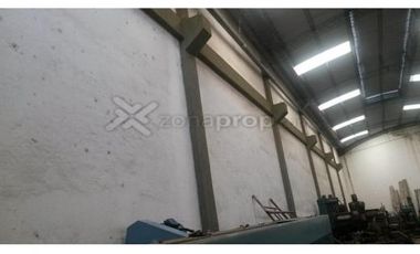 Imperdible local ideal cochera/industrias/ supermercado/