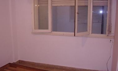 DPTO 2 AMB EN EXCELENTE ESTADO CON COCINA Y BAÑO RECICLADO,
