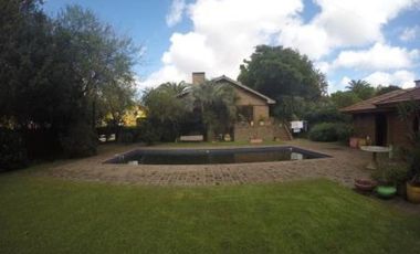 TIGRE: HERMOSA CASA CON QUINCHO Y PILETA UBICADA EN EXCELENT