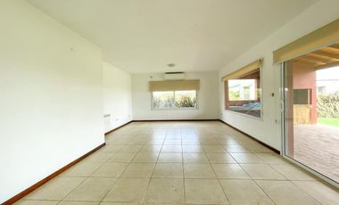 Casa 3 Dorm - San Sebastian
