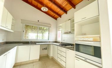 Casa 3 Dorm - San Sebastian