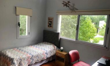 Casa en venta - 4 dormitorios 4 baños - Cochera - 350mts2 - Fincas de Iraola I, Berazategui