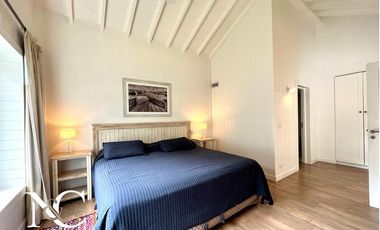 Casa en venta Costa Esmeralda estilo californiana