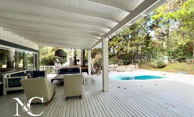 Casa en venta Costa Esmeralda estilo californiana