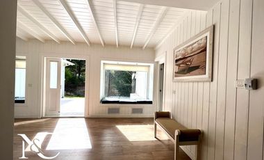 Casa en venta Costa Esmeralda estilo californiana