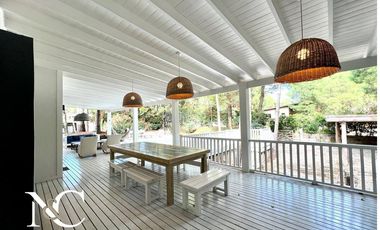 Casa en venta Costa Esmeralda estilo californiana