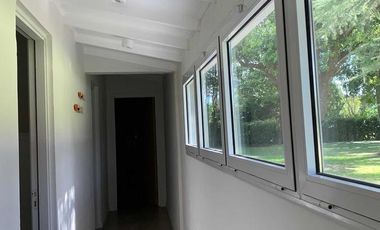 Quinta en venta -  3 dormitorios 3 baños - 200mts2 - Bragado