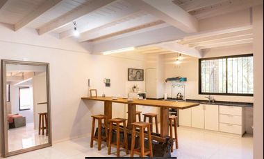 Edificio Comercial en venta - 4 Departamentos 2 Locales - 500Mts2 - Canning