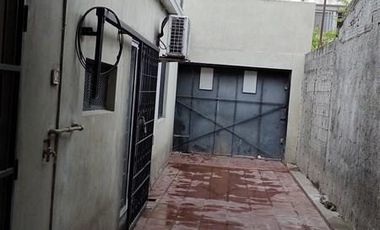 Casa en venta - 2 dormitorios 2 baños 4 cocheras - 250Mts2 - Villa Elvira [FINANCIADA]