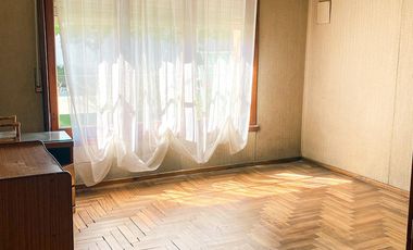 Chalet 2 ambientes con garage y dependencias