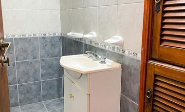 Chalet 2 ambientes con garage y dependencias
