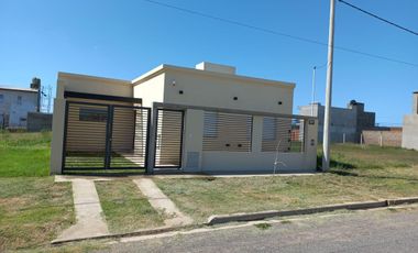 Casa en venta 2 dormitorios Financiación - Barrio Abierto EcoPueblo Alvear