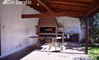 Chalet 5 ambientes - Amplio parque - Punta Mogotes