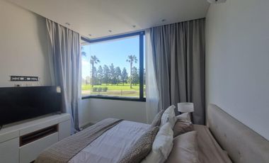 Casa en venta de calidad 3 dormitorios con pileta frente al golf Puerto Roldan