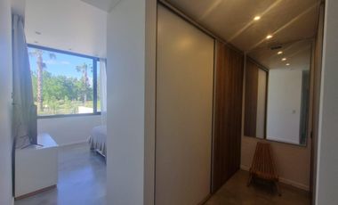 Casa en venta de calidad 3 dormitorios con pileta frente al golf Puerto Roldan