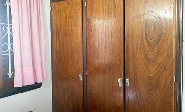 Gran chalet 4 ambientes, sobre dos lotes