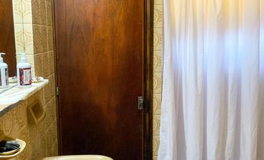 Gran chalet 4 ambientes, sobre dos lotes