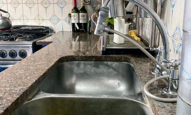Gran chalet 4 ambientes, sobre dos lotes