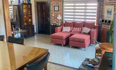 Gran chalet 4 ambientes, sobre dos lotes