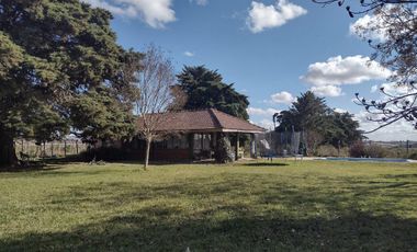 Casa en venta - 3 dormitorios 2 baños - 45.000mts2 - Melchor Romero, La Plata