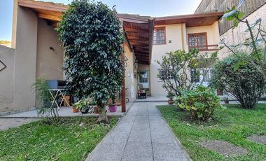 Importante chalet en Bernal Oeste