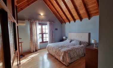 Importante chalet en Bernal Oeste