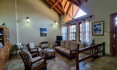 Importante chalet en Bernal Oeste