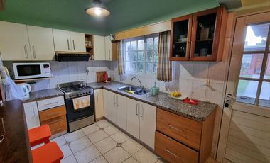 Importante chalet en Bernal Oeste