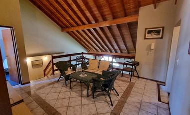 Importante chalet en Bernal Oeste