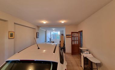 Importante chalet en Bernal Oeste