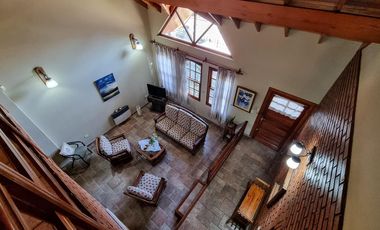 Importante chalet en Bernal Oeste