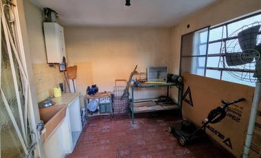 Importante chalet en Bernal Oeste