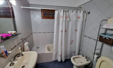 Importante chalet en Bernal Oeste