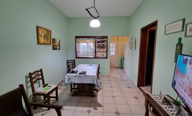 Importante chalet en Bernal Oeste
