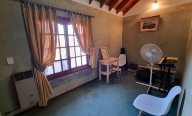 Importante chalet en Bernal Oeste