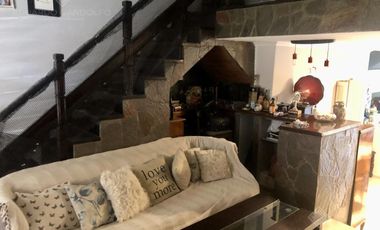 Excelente inmueble 3 dorm - 3 baños - garage - jardín y pileta - VENTA DIRECTA!!