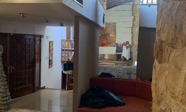 Casa en venta de cuatro dormitorios en Alejandro Centeno, Zona Norte