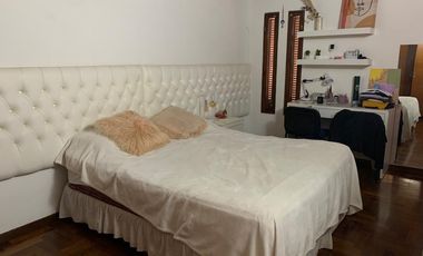 Casa en venta de cuatro dormitorios en Alejandro Centeno, Zona Norte